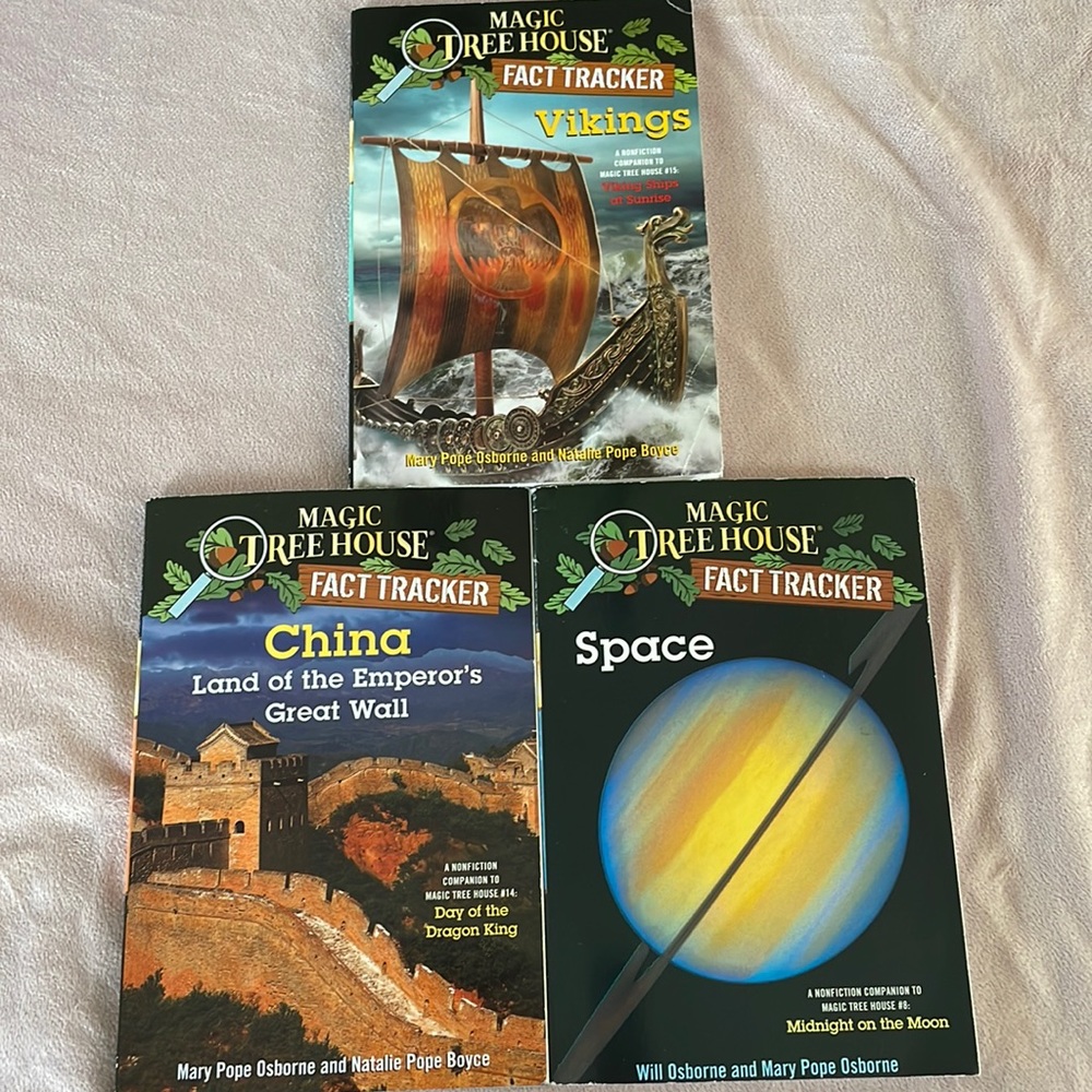 Bundle of 3 Magic Tree House Books